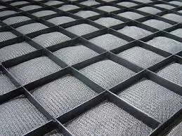 Spessore, densità della rete e diametro del filo di un pacco demister