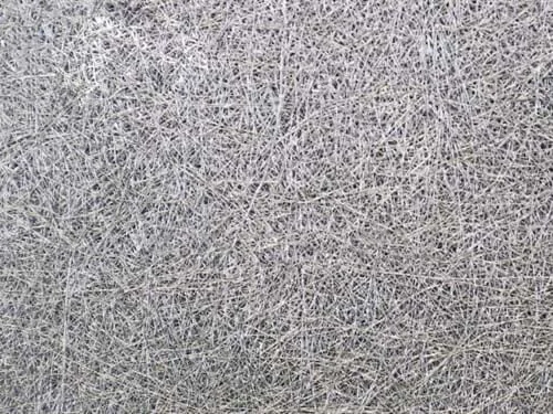 Struttura intrecciata di fibre metalliche sottili