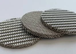 Dischi filtranti costruiti con differenti strutture di rete metallica