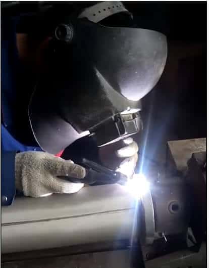 Dettagli di giunzioni su cilindri filtranti metallici