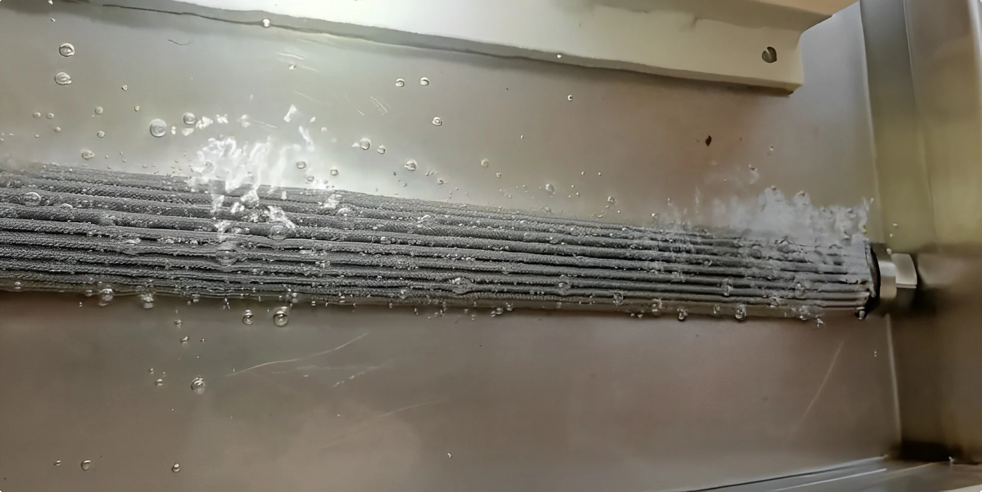 Controllo del punto di bolla su cartucce pieghettate in fibra metallica