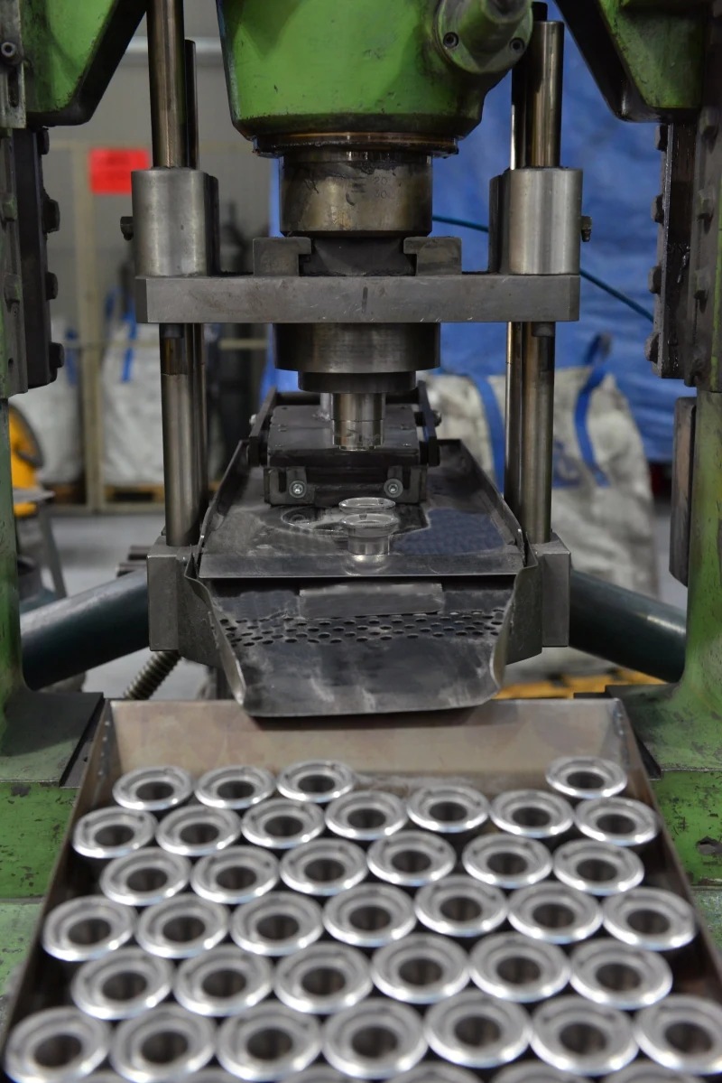 Pressatura di componenti filtranti sinterizzati