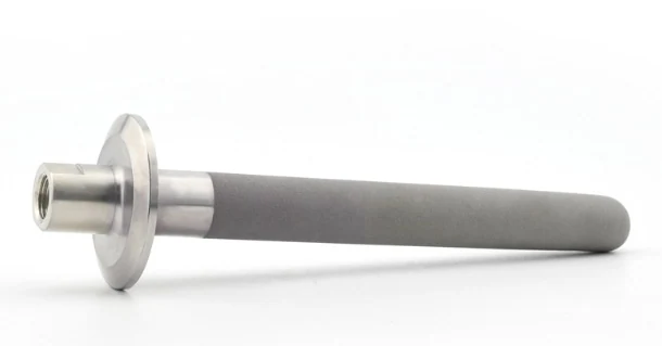 Tubo sparger poroso con attacco flangiato