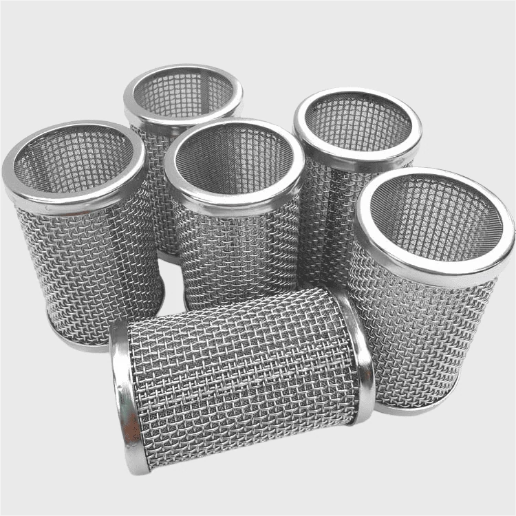 Elementi filtranti in rete metallica per circuiti liquidi